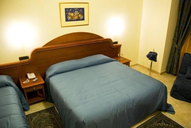Hotel Duca Di Calabria Serra San Bruno Extérieur photo