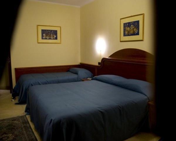 Hotel Duca Di Calabria Serra San Bruno Extérieur photo