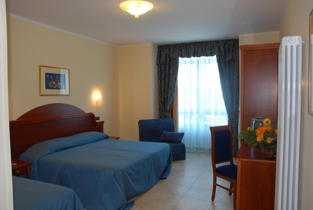 Hotel Duca Di Calabria Serra San Bruno Extérieur photo